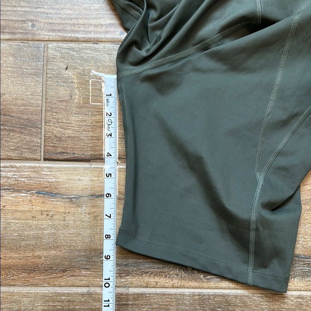 Girlfriend Collective Olive Bike Shorts - Picture 7 of 7